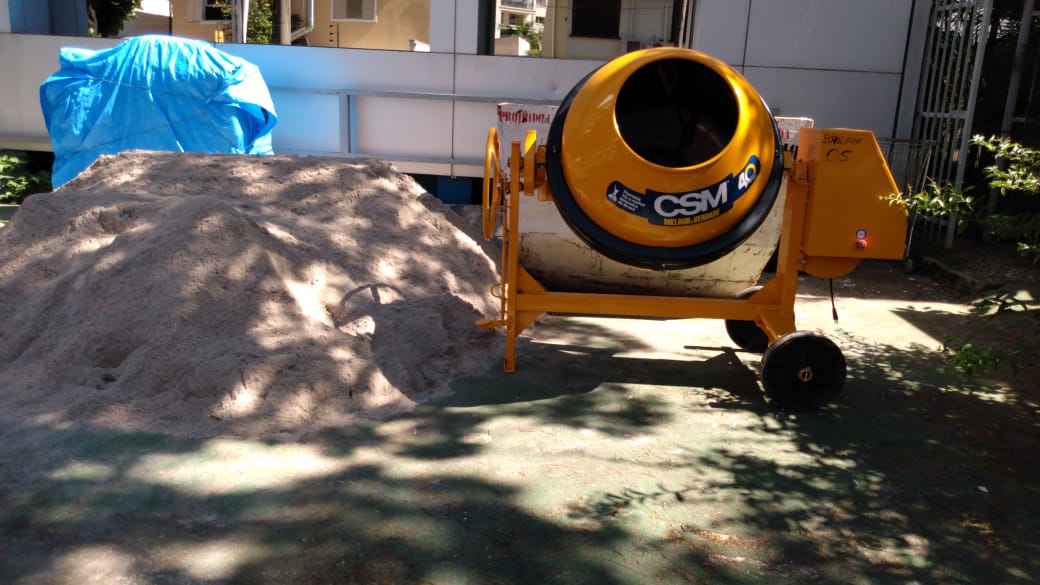 betoneira na obra.jpg